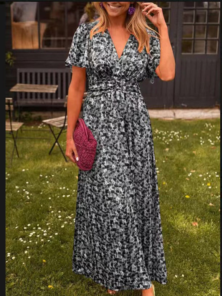 Élina – Long flowy dress with floral patterns