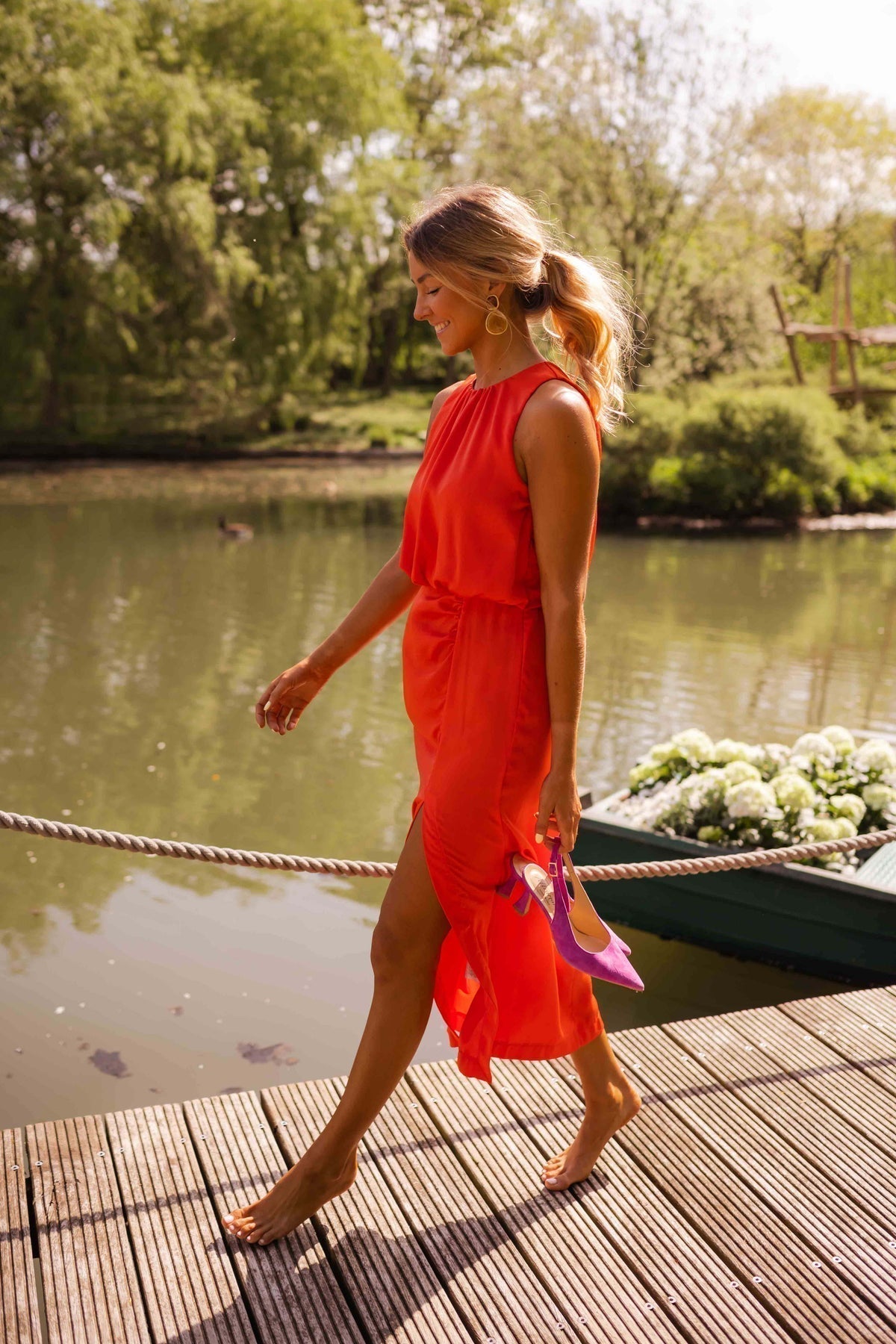 Beulah - Fashionable Sleeveless Midi Dress