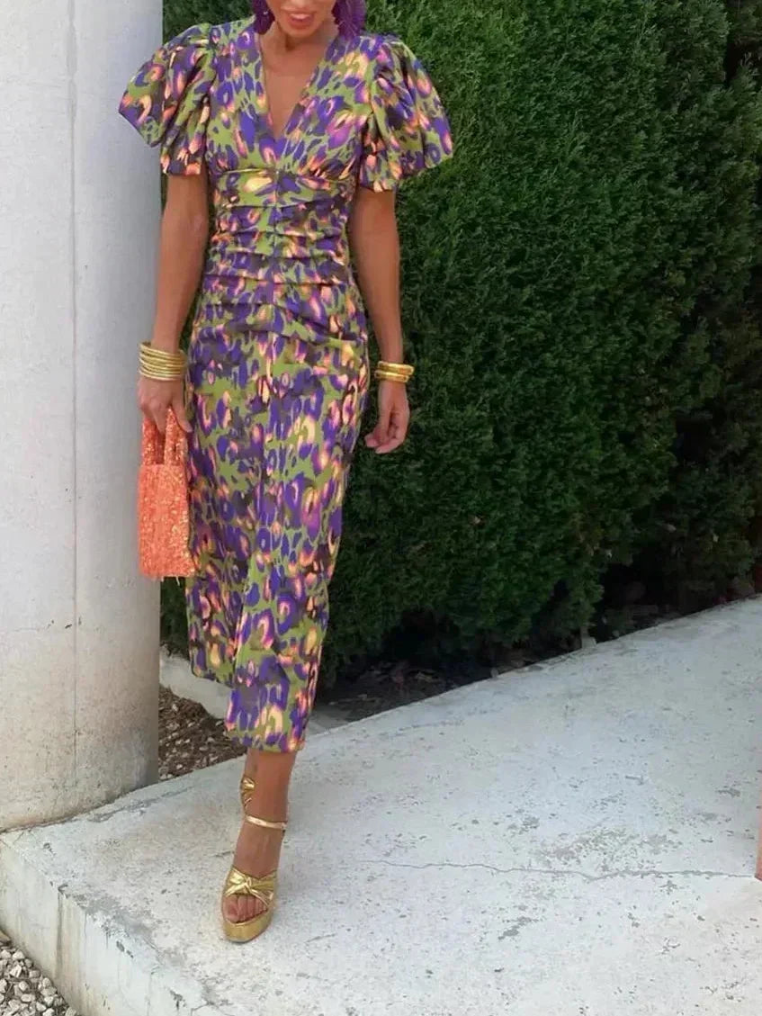 Elegant Midi Dress with Voluminous Sleeves