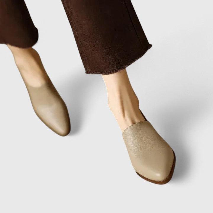 CLAIRE – MODERN CLASSIC LOW HEEL SHOES