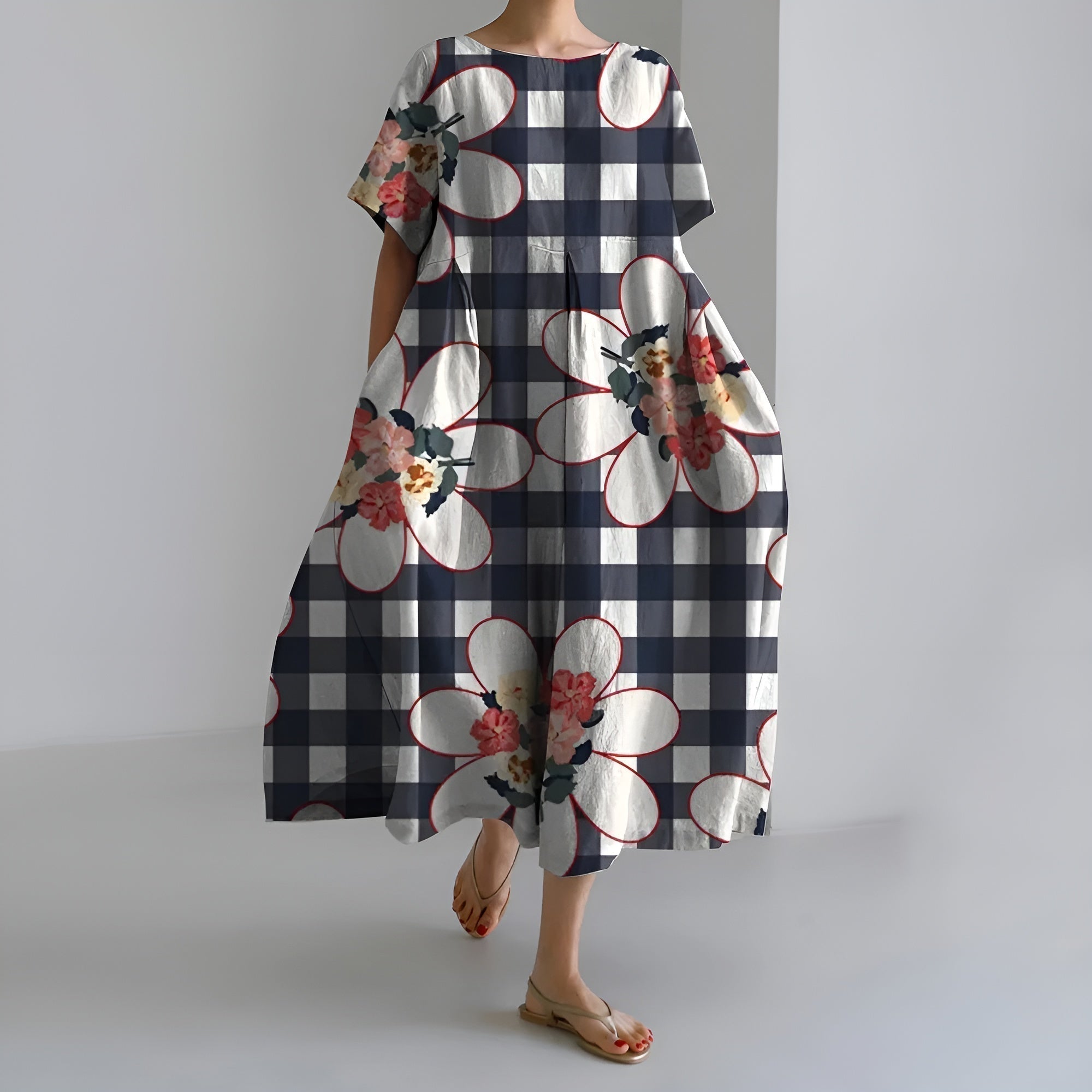 Meeri | Artistic maxi dress with vintage floral pattern and effortless elegance