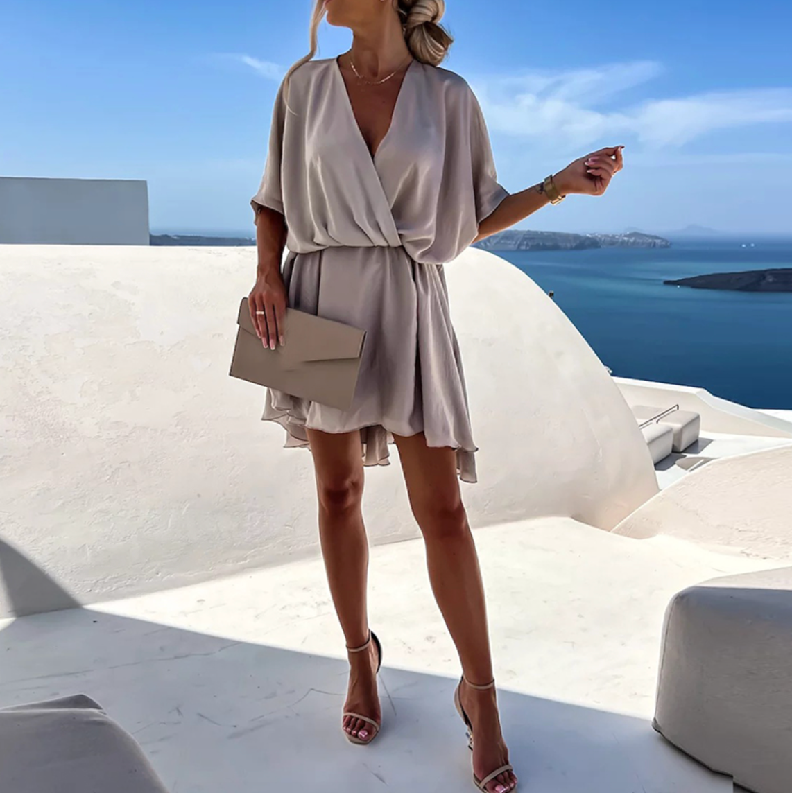 Kiana - Chic Flowy Mini Dress