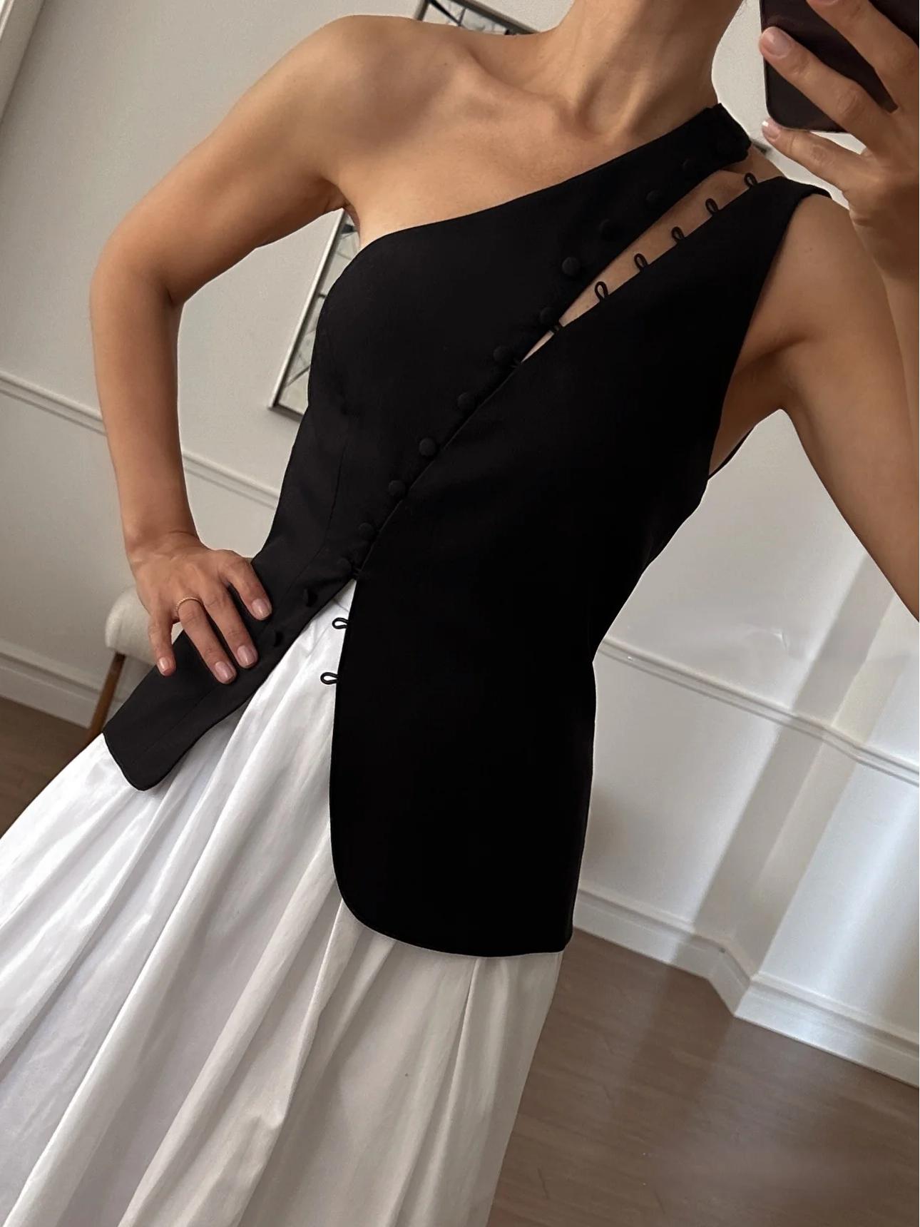 ARIELLE – MODERN ASYMMETRIC ONE-SHOULDER TOP