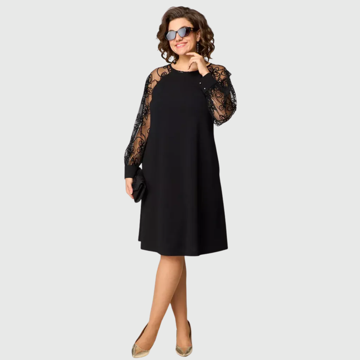 Regina | Elegant and Flowing Dress