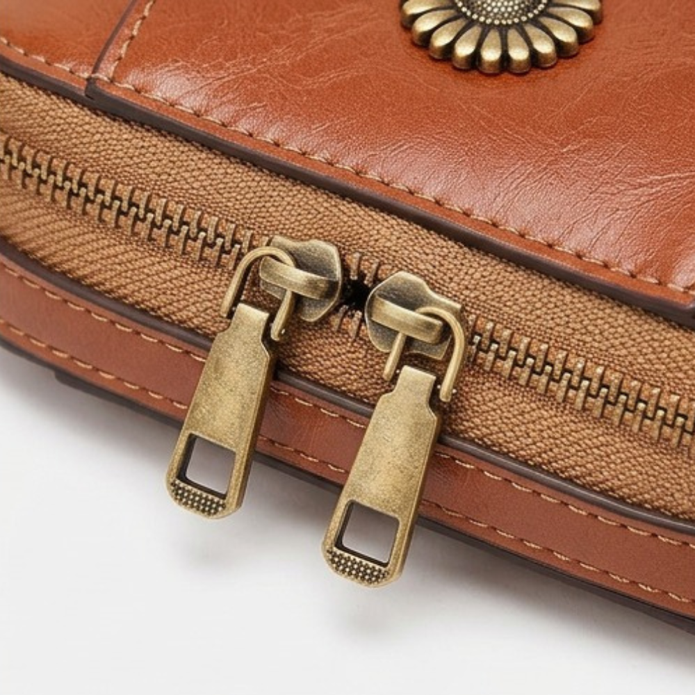 Carrina – Compact Crossbody Phone Bag