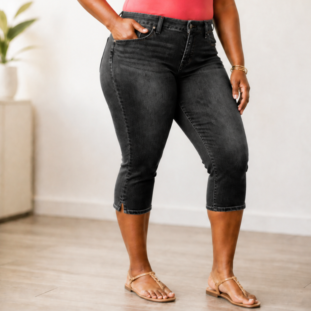 Curvella – Flattering High-Waist Stretch Denim Capris