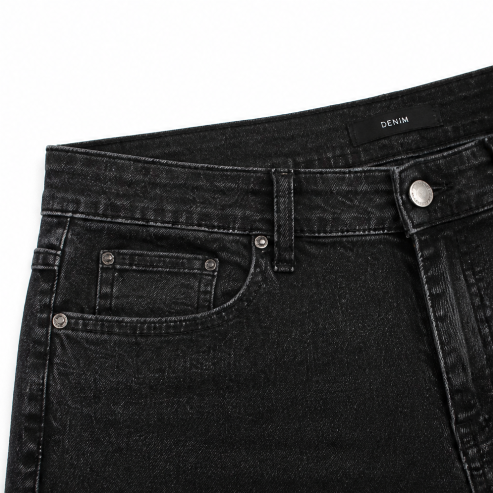 Curvella – Flattering High-Waist Stretch Denim Capris
