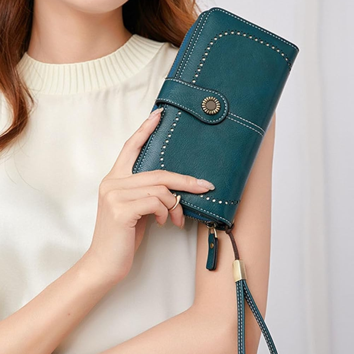 Aureden - Compact RFID Wallet with 24-Card Storage