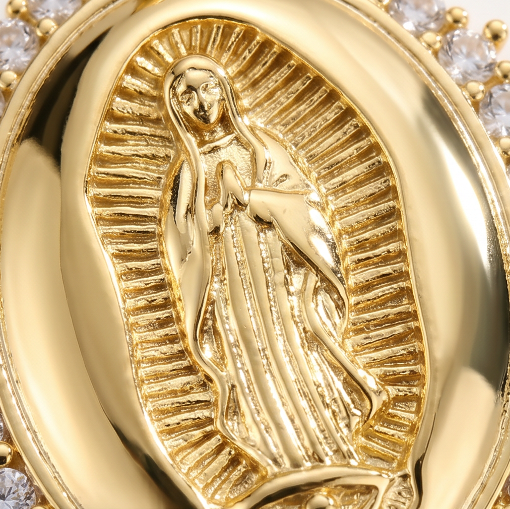 Aluminé – Virgen de Guadalupe Gold Medallion Necklace