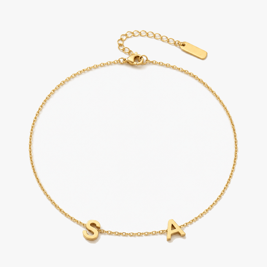 Auriela – Personalized side initial necklace