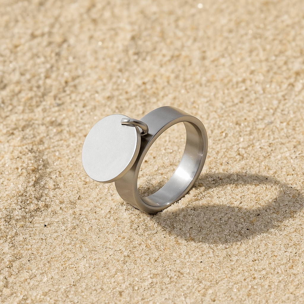 Genova Ring – Movable Medallion