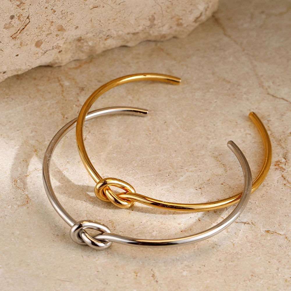 Bormio Bracelet – Thin Bracelet with Knot in Gold or Silver