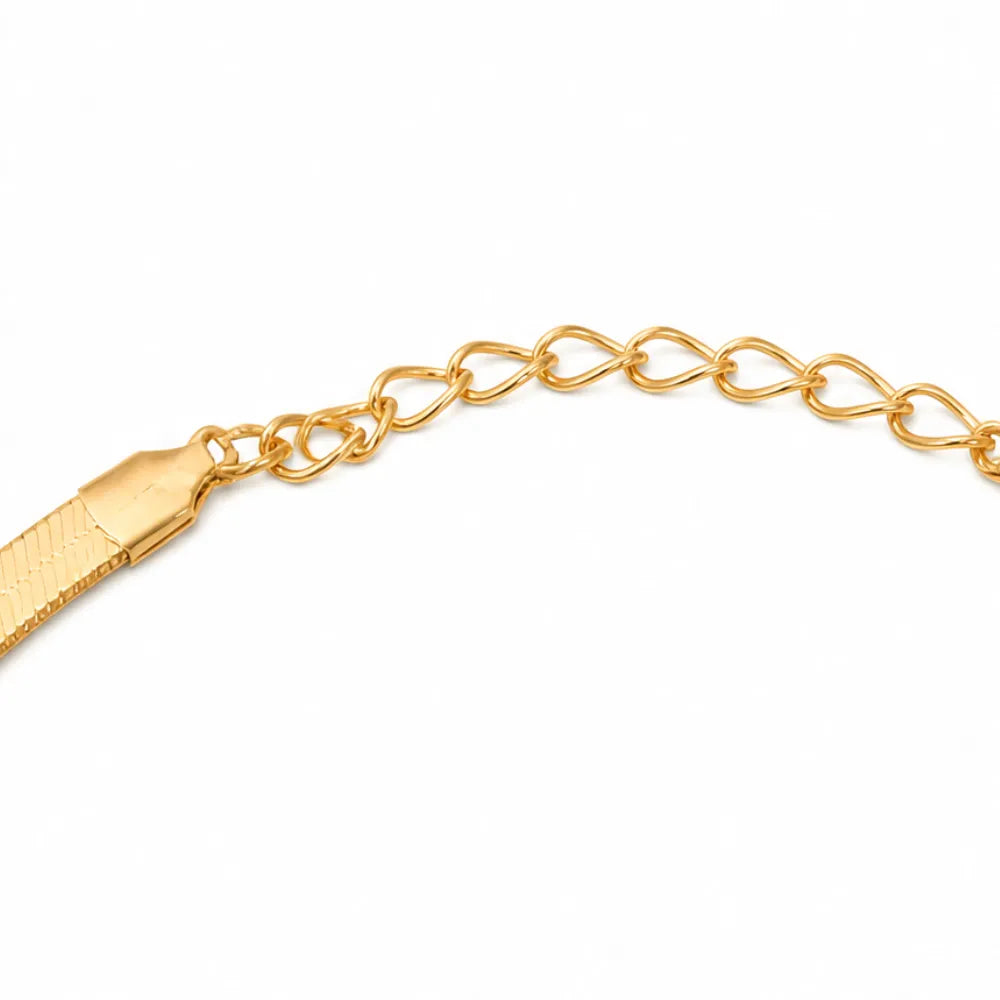 Aurenza – Gold necklace and earring set, textured medallion, flat snake chain