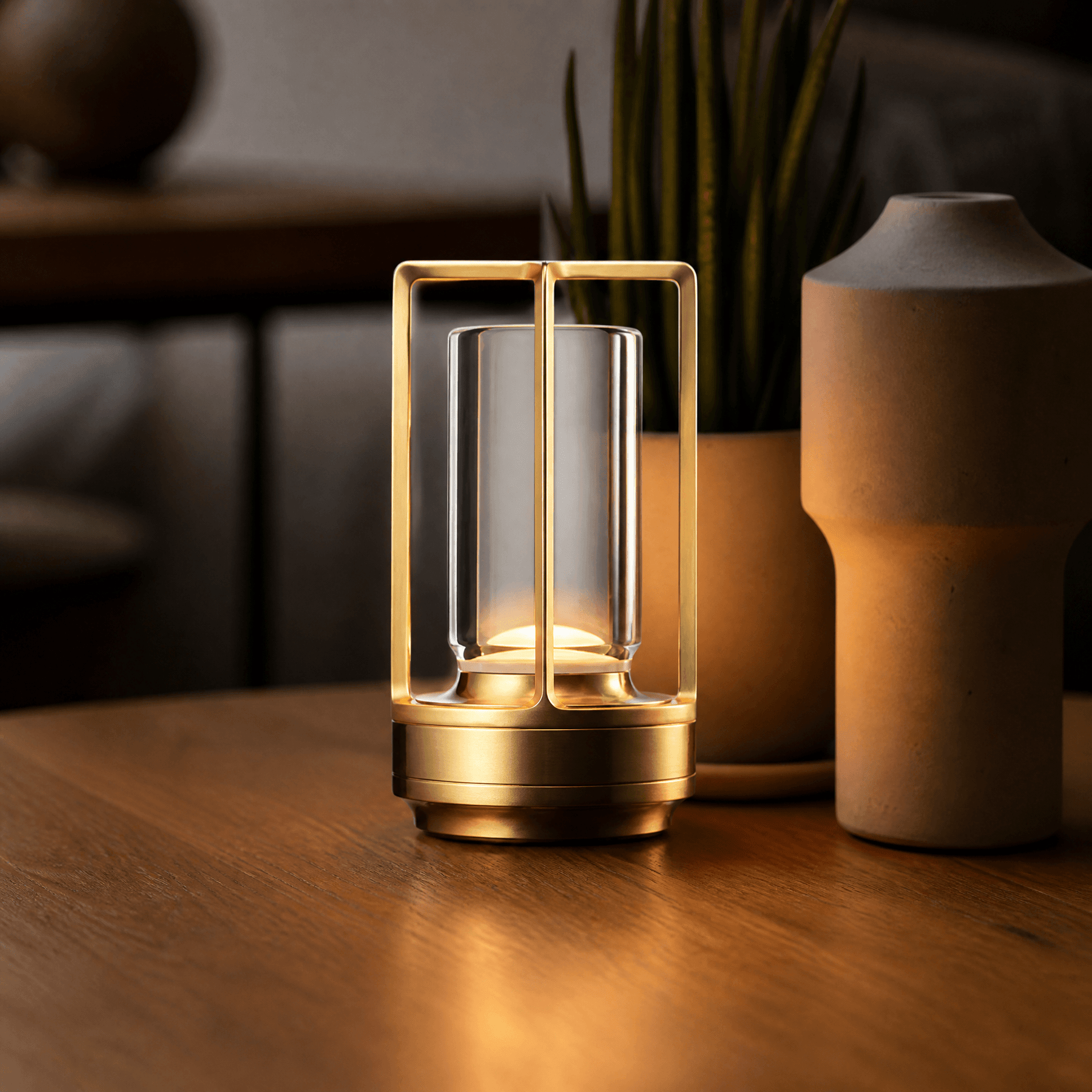 Crystelle – Elegant Cordless Crystal Table Lamp