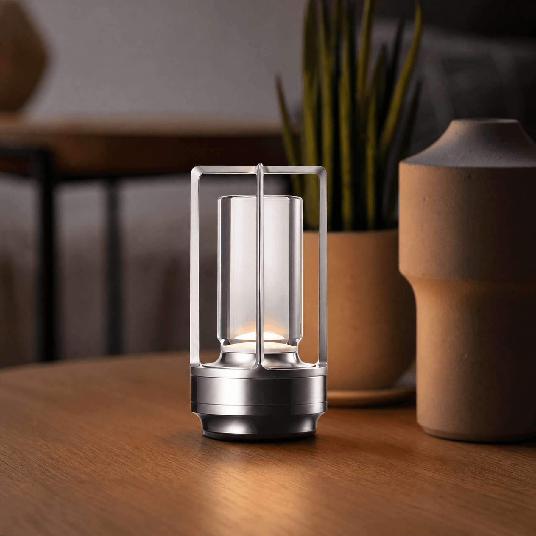 Crystelle – Elegant Cordless Crystal Table Lamp