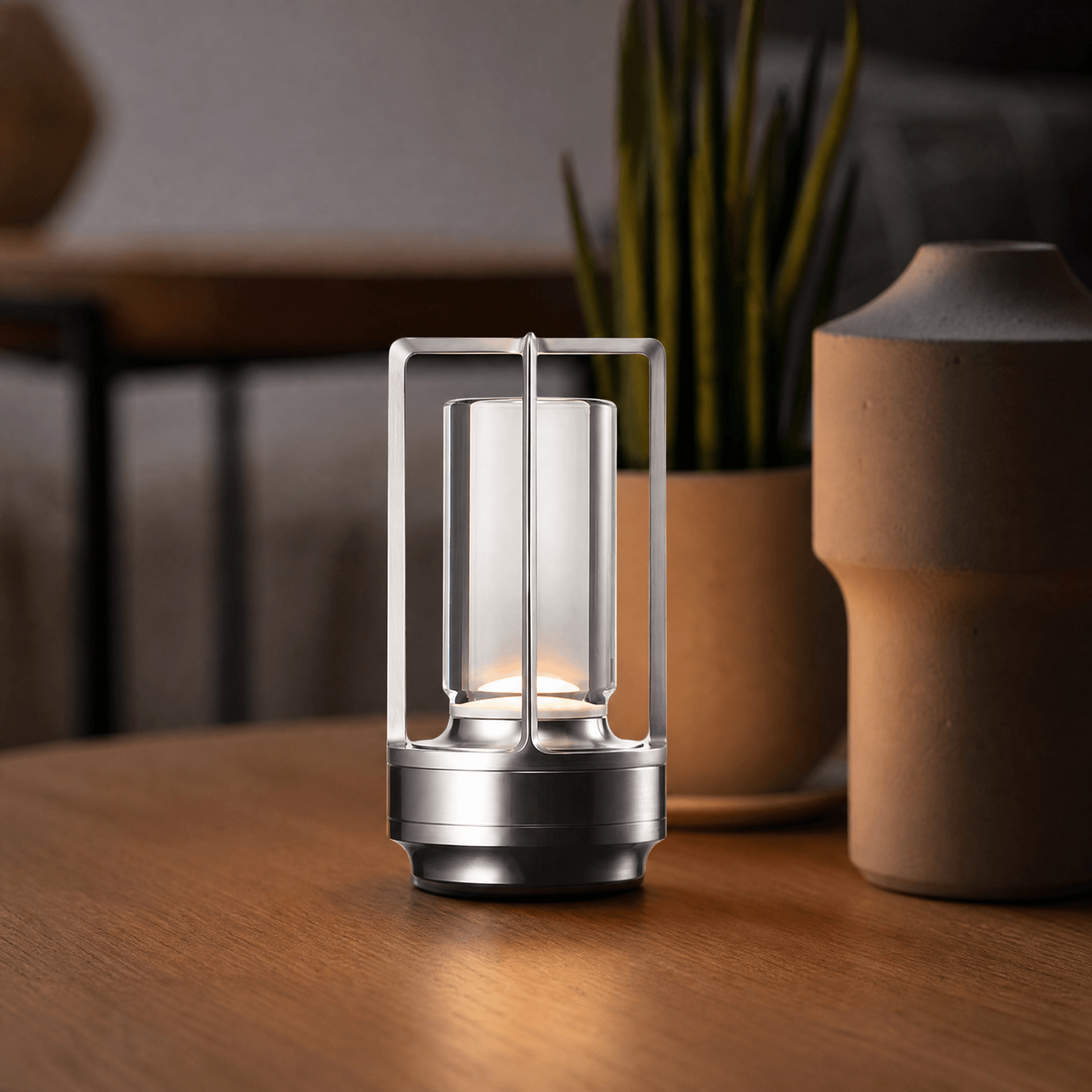 Crystelle – Elegant Cordless Crystal Table Lamp