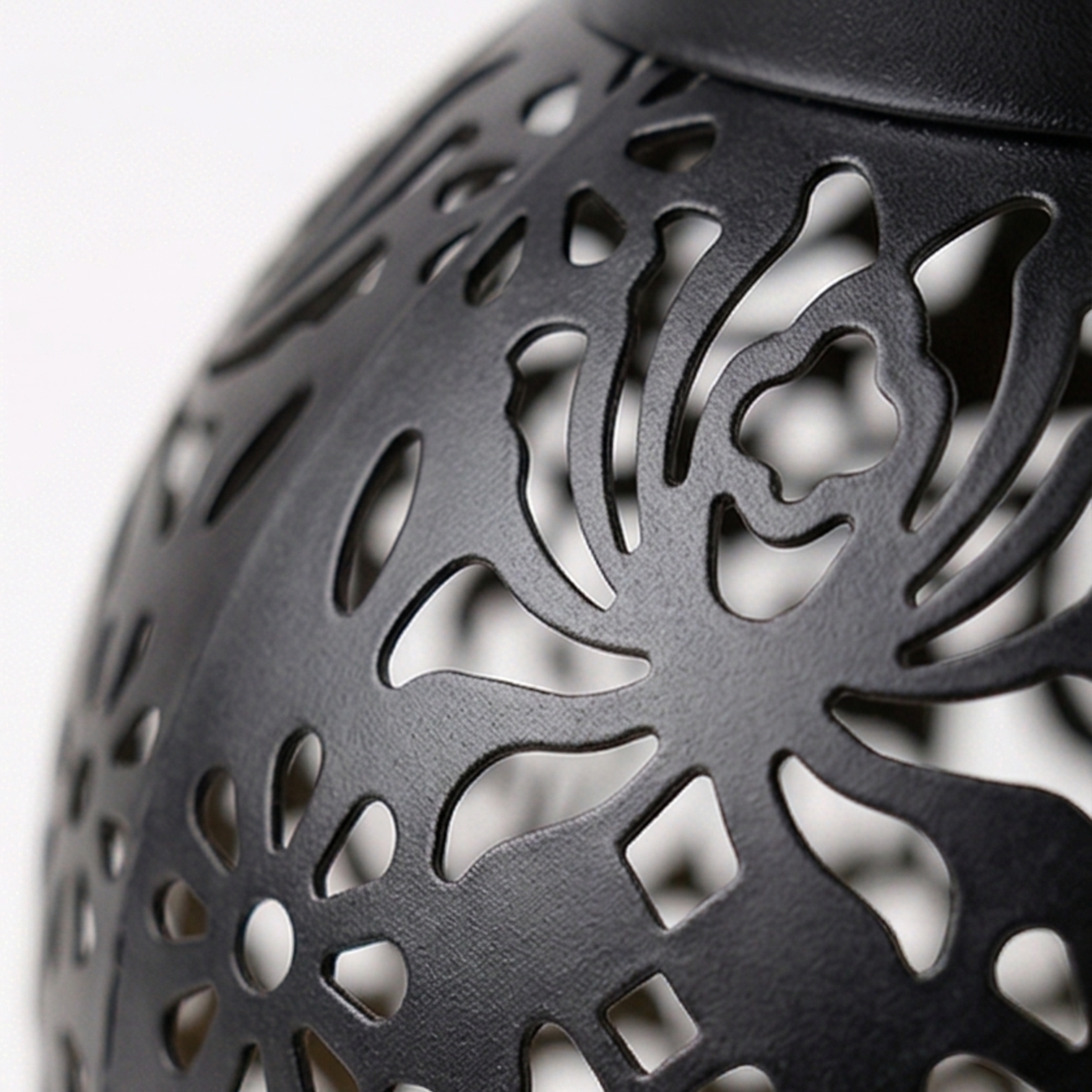 Lumivine – Solar Hanging Lantern with Floral Shadow Art