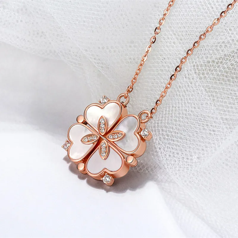 Cloverelle – Sparkling Clover Pendant Necklace