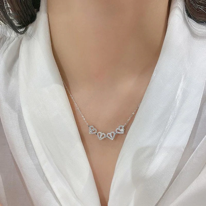 Cloverelle – Sparkling Clover Pendant Necklace