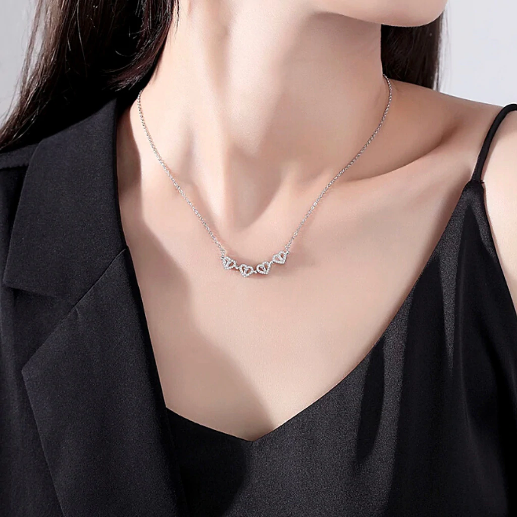 Cloverelle – Sparkling Clover Pendant Necklace