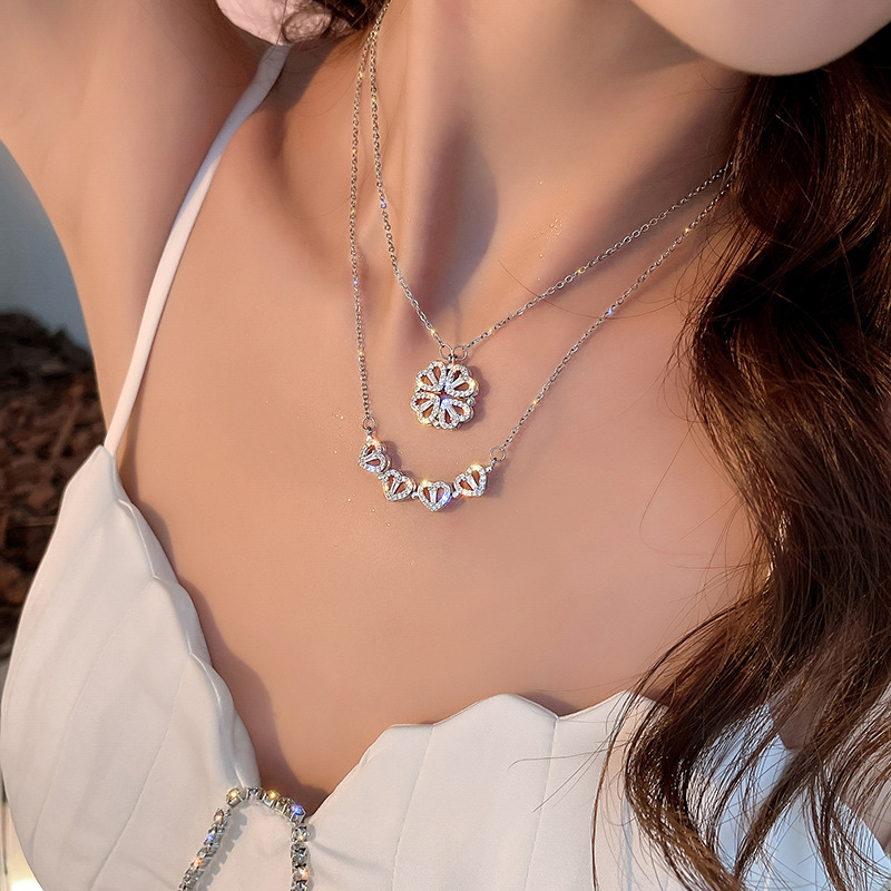 Cloverelle – Sparkling Clover Pendant Necklace