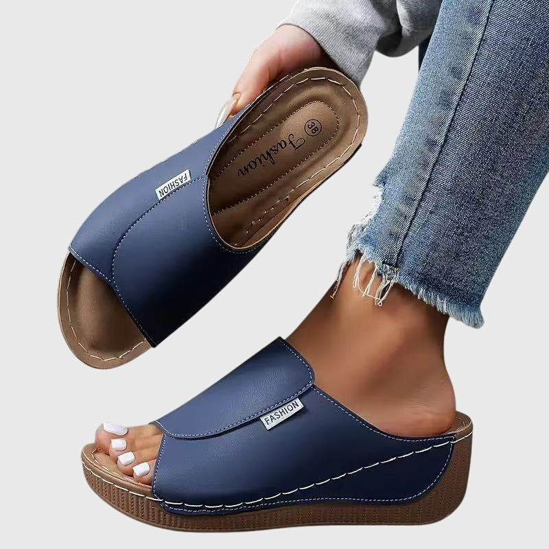 Bríd™ | Classic Comfort Walking Sandals