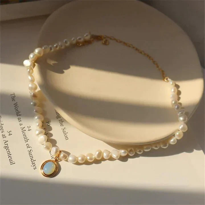 Pearl Necklace with Moonstone in Gold