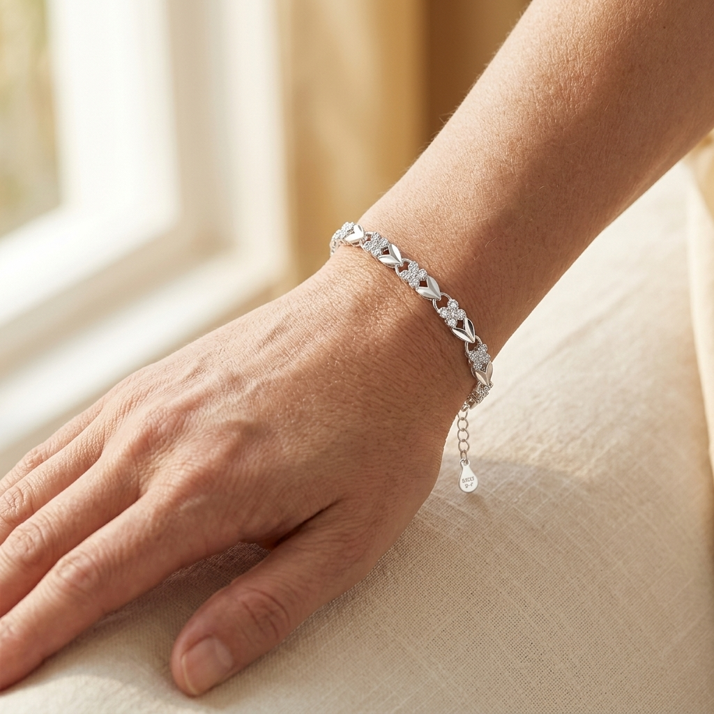 Clovara - Textured Silver Clover Chain Bracelet