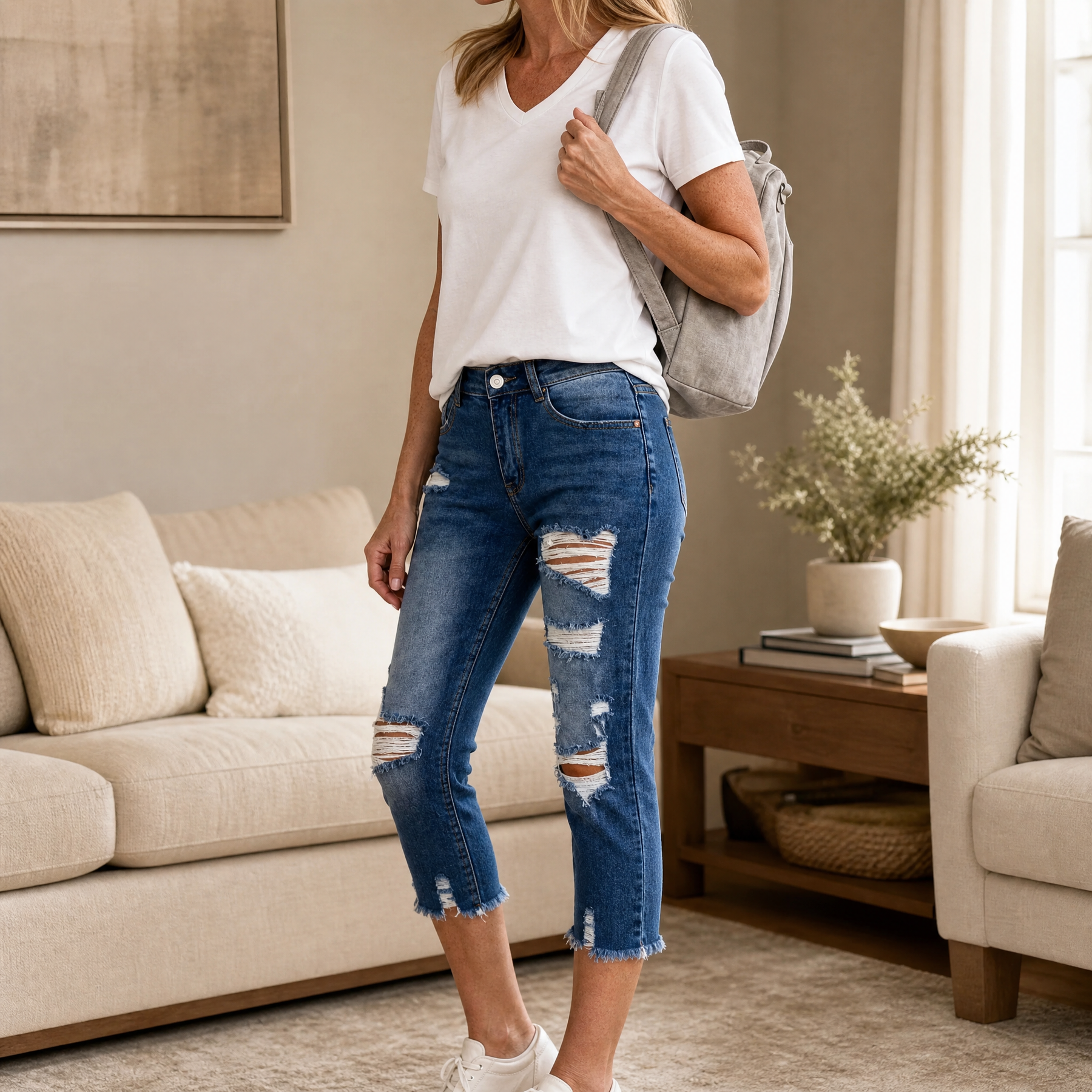 Delina – Women's Soft Cotton Frayed-Hem Capri Jeans