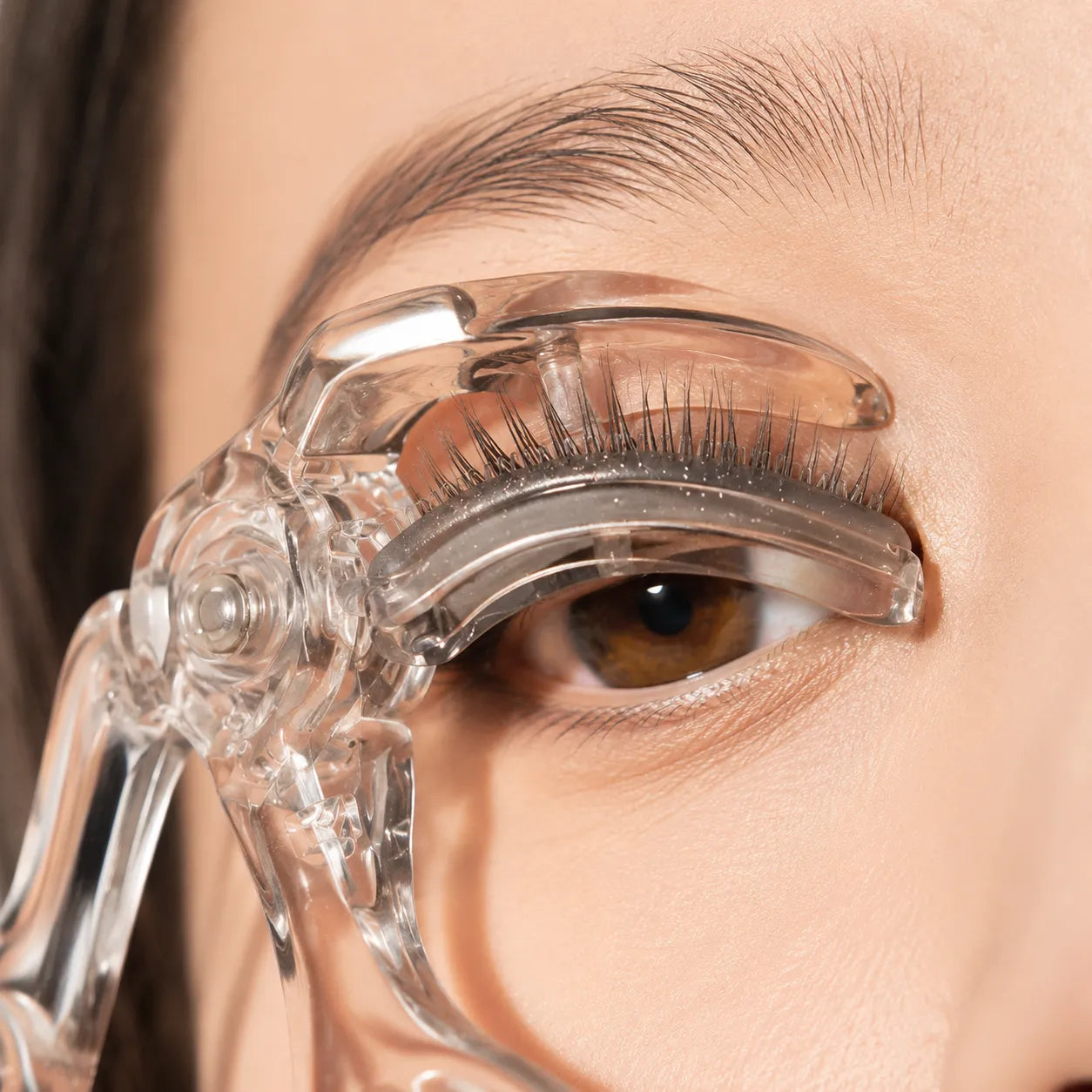 LashLift – Clear Eyelash Curler with Built-In Separating Comb