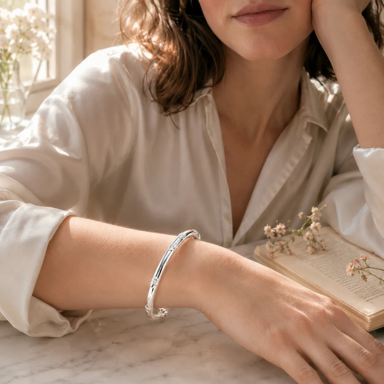 Florelle – Vintage Floral Silver Bangle with Open Cuff