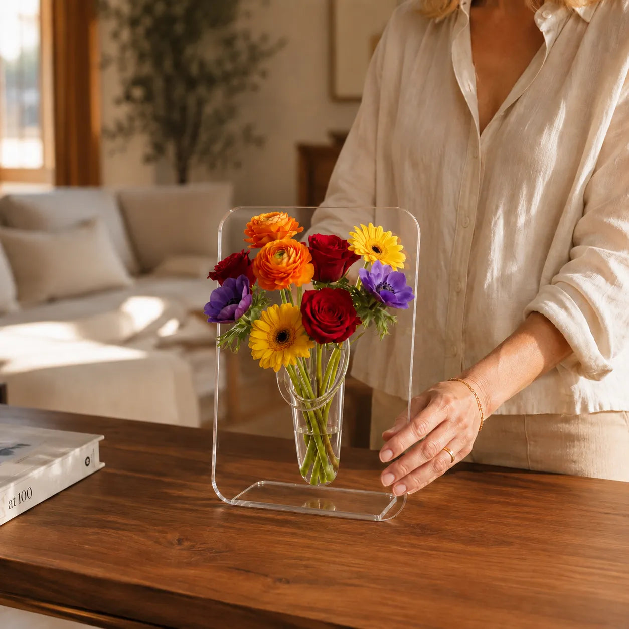 Belavera – Clear Acrylic Frame Vase for Flowers, Modern Picture