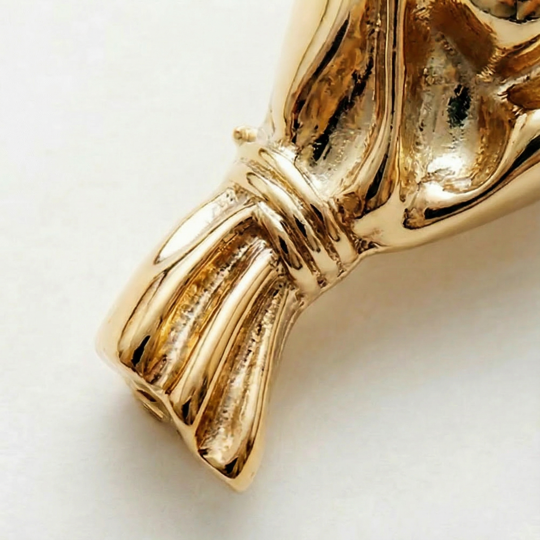 Florette - Wearable flower vase brooch