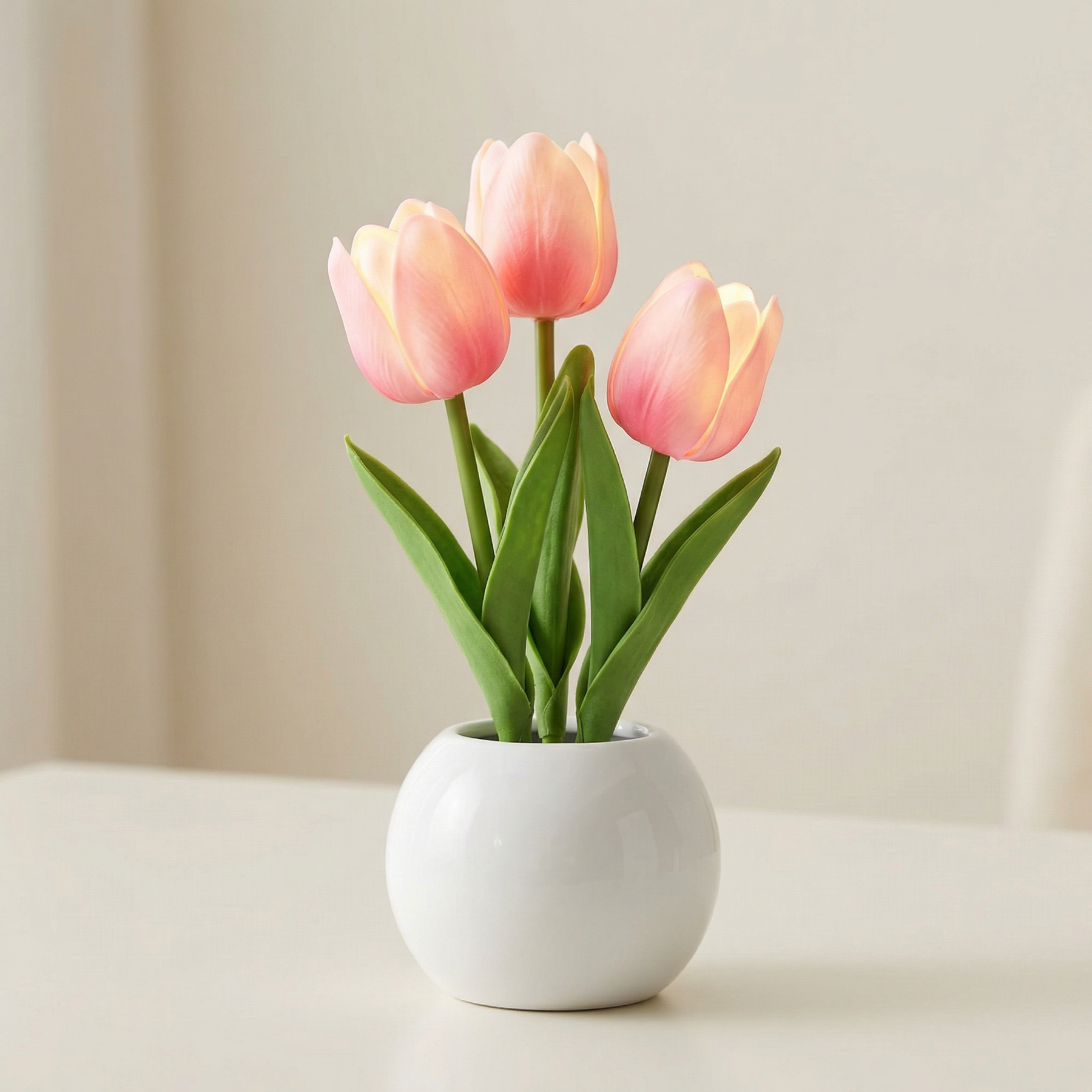 Bloomora – LED Tulip Lamp with Ceramic Vase