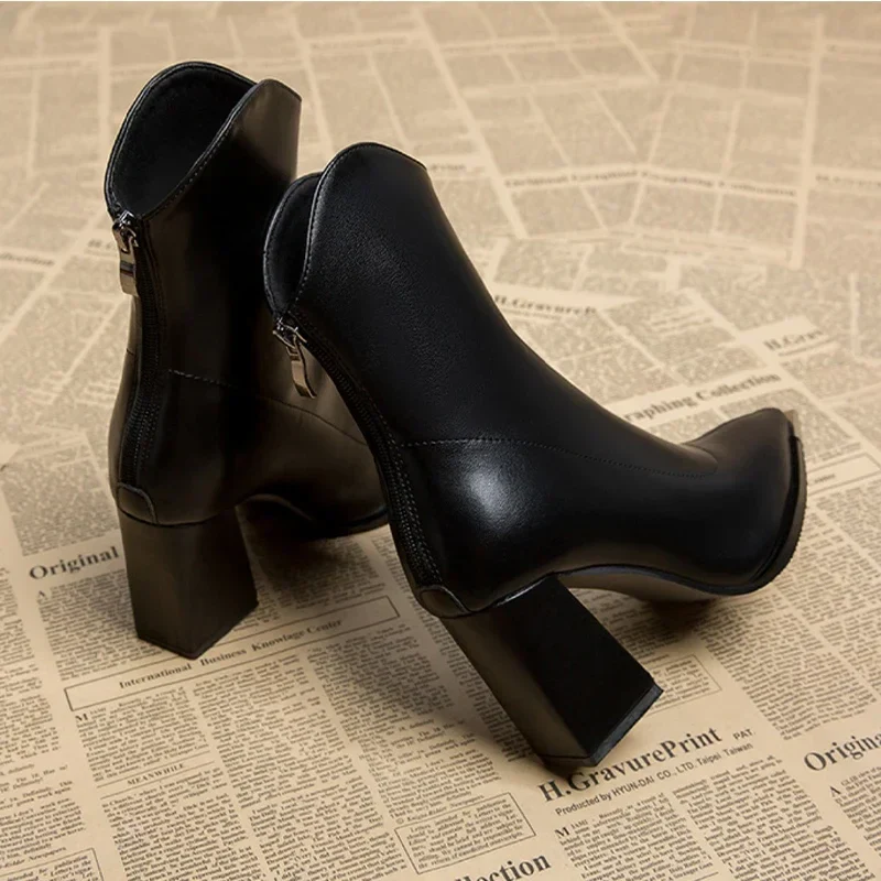 Montrose Chrome Tip Chelsea Boots