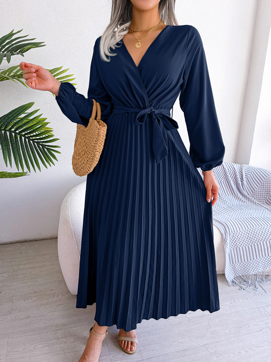 Naomi – Timeless and Feminine Design