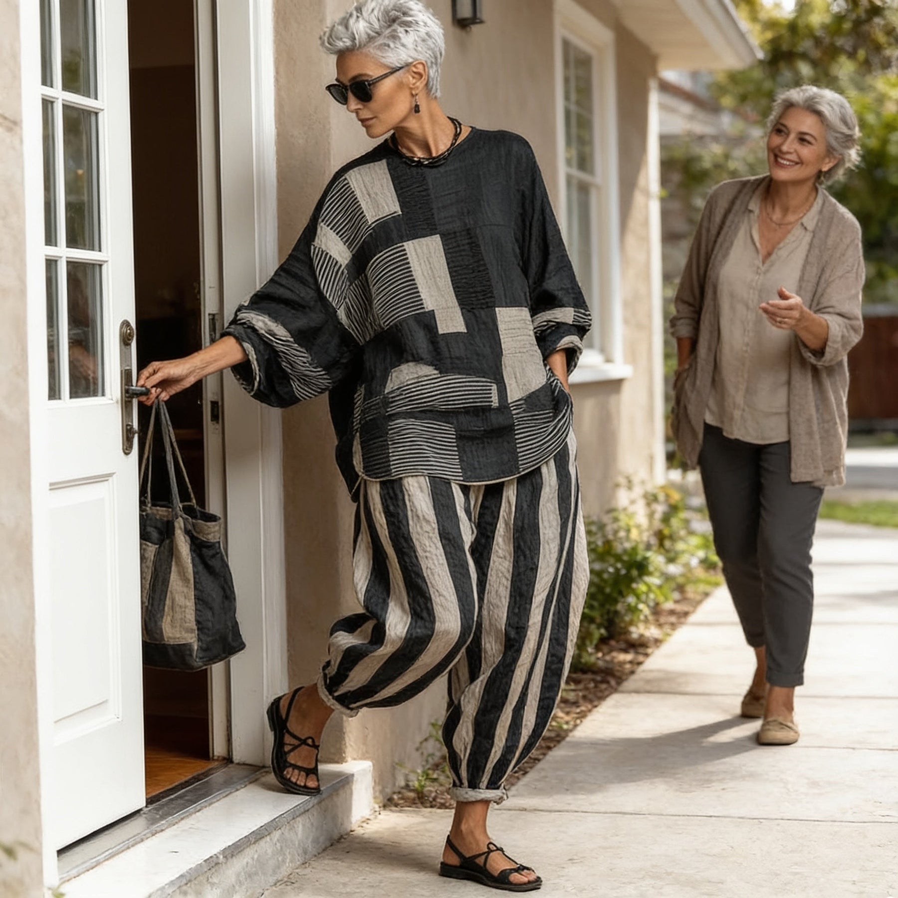 Loungefit – Color-Block Loose-Fit Two-Piece Set