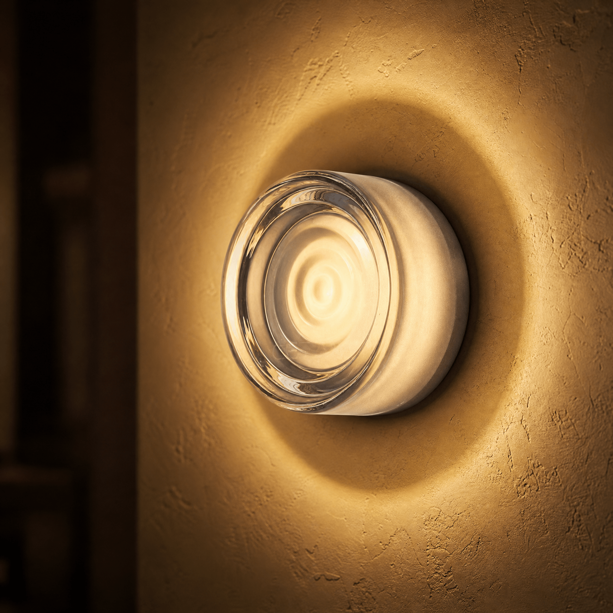 Lumara – Sculpted Dimmable Wall Sconce