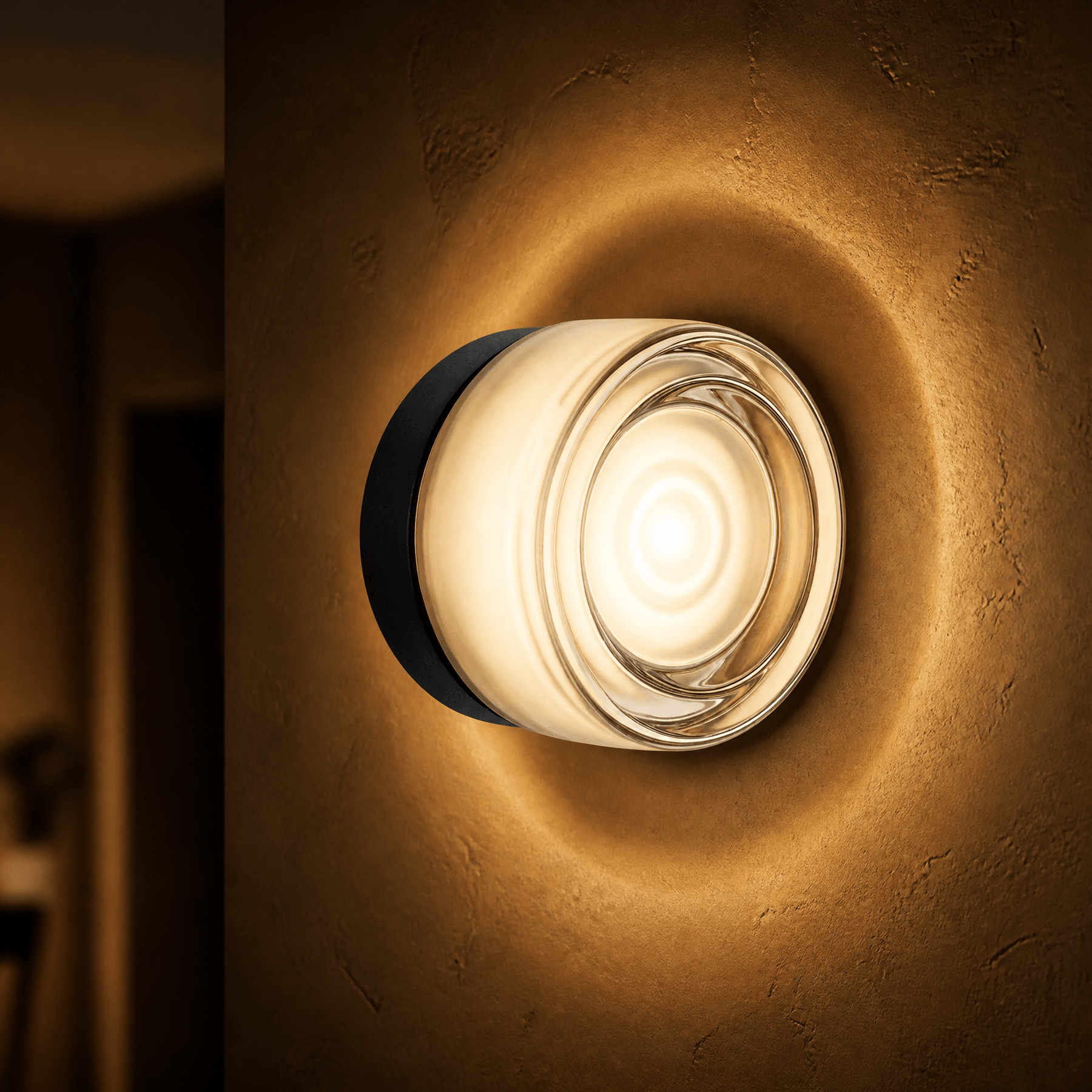 Lumara – Sculpted Dimmable Wall Sconce