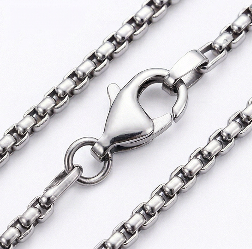 Lunara – Celtic Moon and Knot Pendant