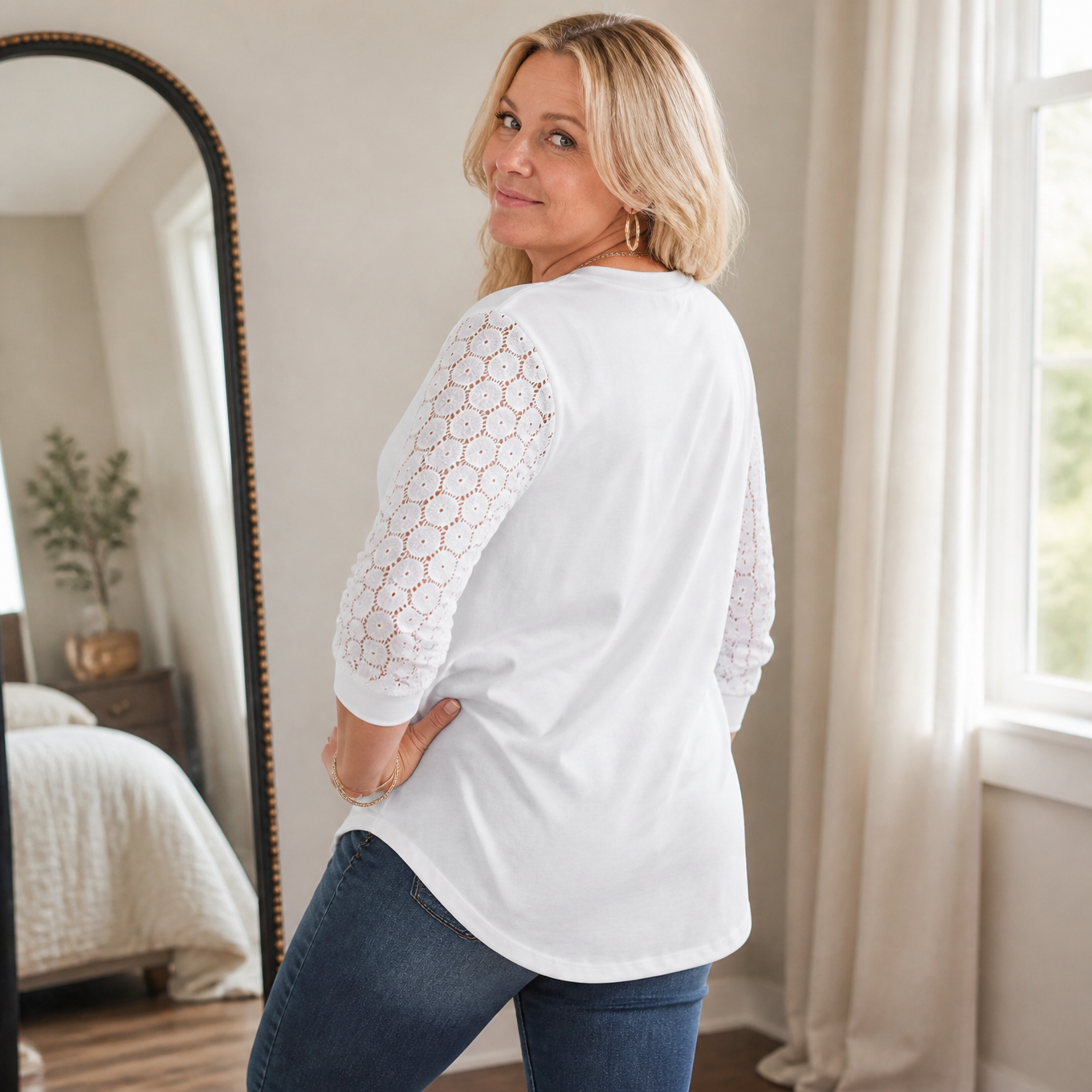 Lumeya – Crochet Lace Sleeve V-Neck Top
