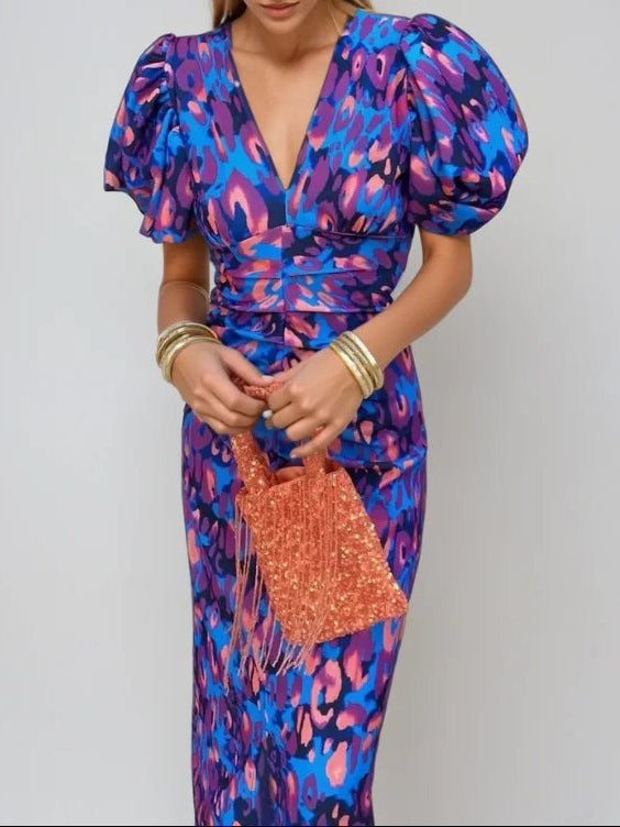 Elegant Midi Dress with Voluminous Sleeves