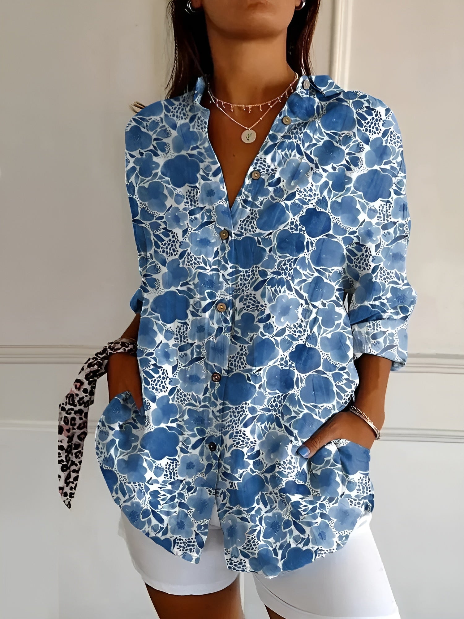 Noelle - Feminine Summer Blouse