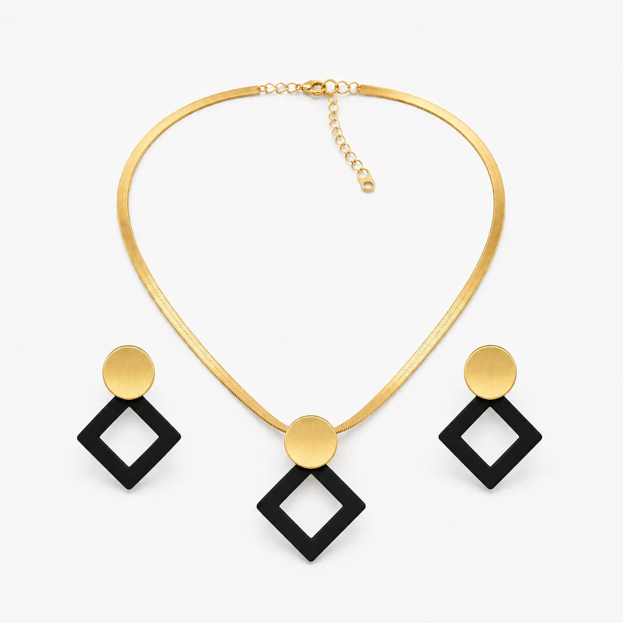 Aurenza – Gold necklace and earring set, textured medallion, flat snake chain