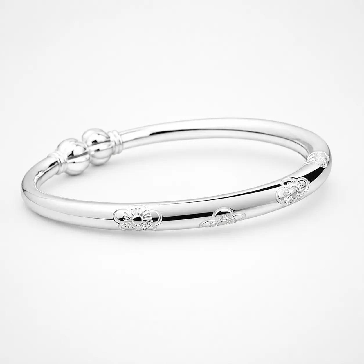 Florelle – Vintage Floral Silver Bangle with Open Cuff