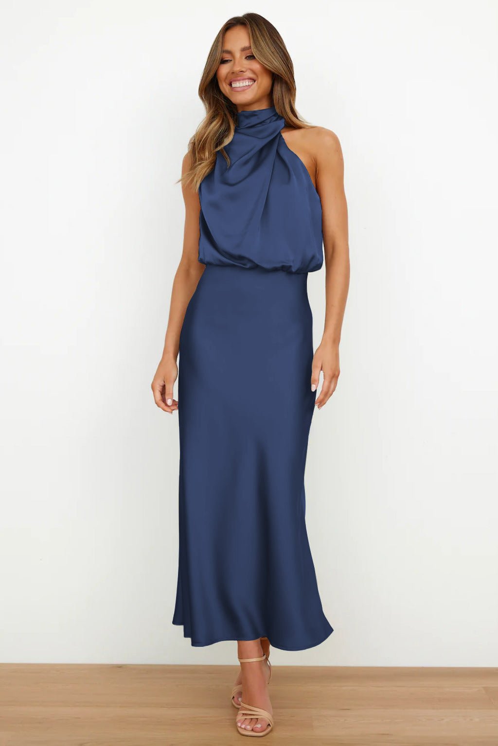 Aukje - Elegante Abito Lungo Senza Maniche In Raso
