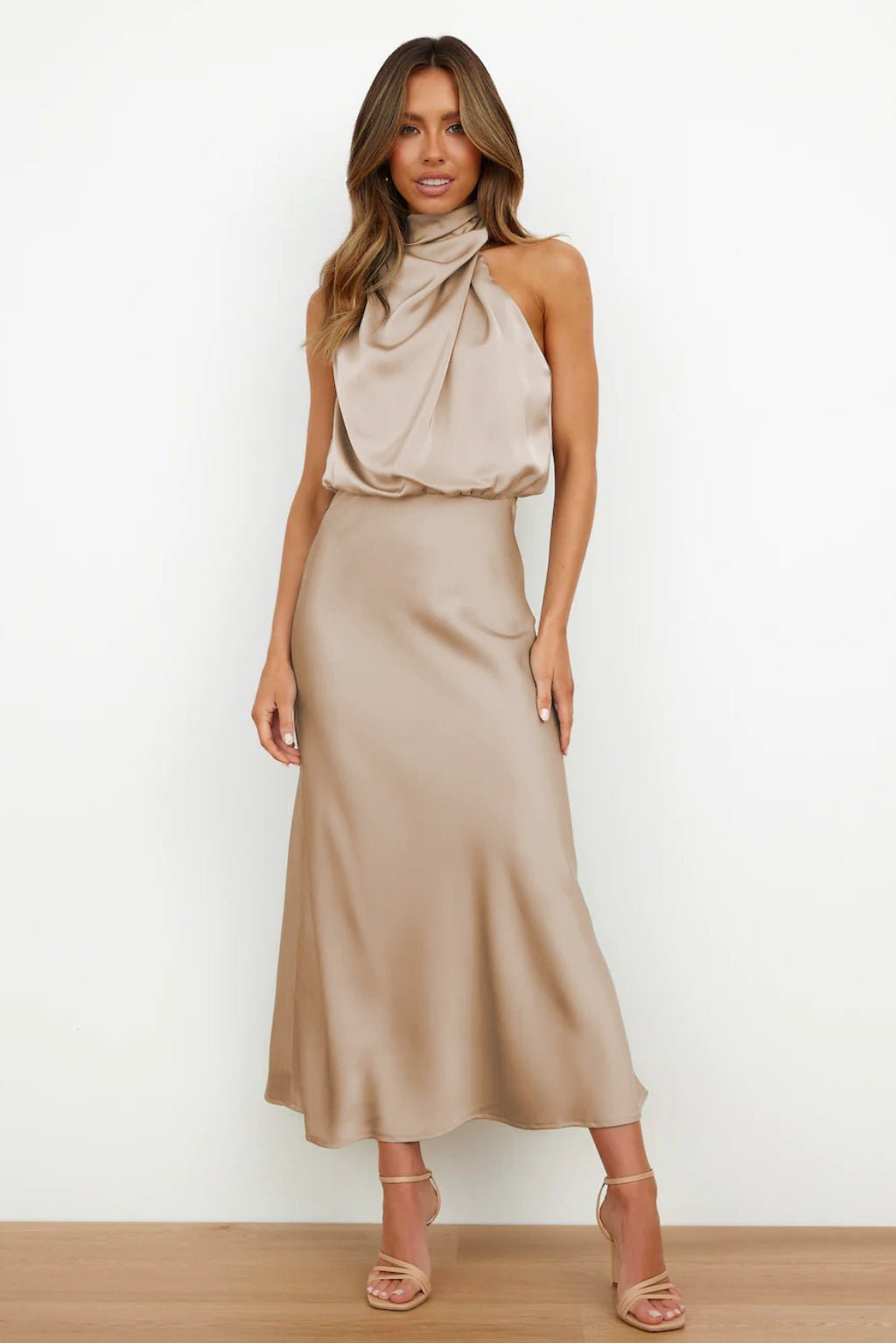 Aukje - Elegante Abito Lungo Senza Maniche In Raso